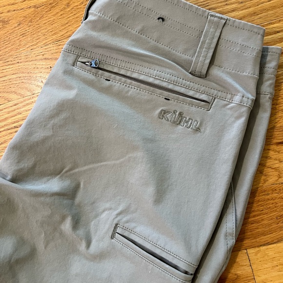 Kuhl Men’s Chino. Stretch fabric Like New Khaki - Picture 2 of 12